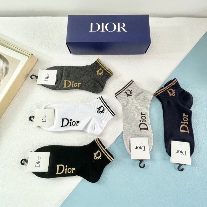 CHRISTIAN DIOR